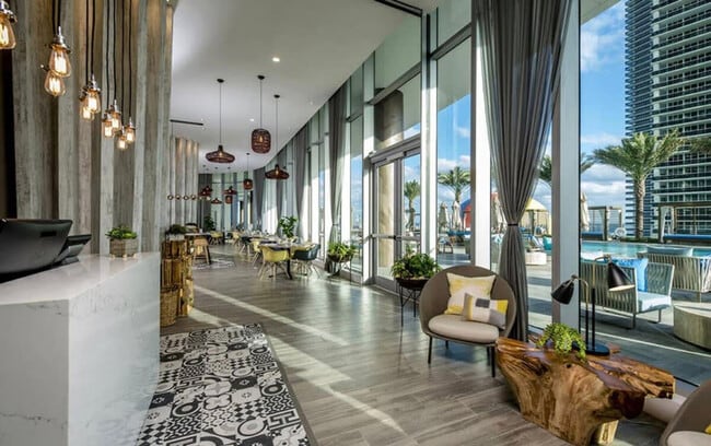 Building Photo - 4111 S Ocean Dr Unit ID1227323P Rental