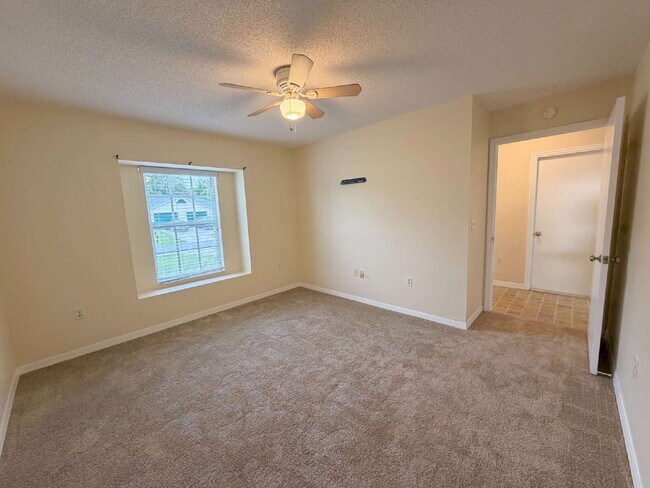 Photo - 10297 Hemlock St