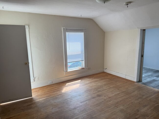 Photo - 428 Chippewa St