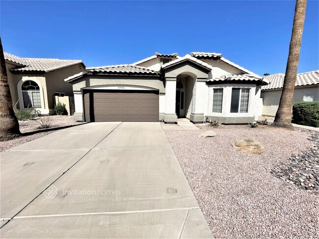 Photo - 1736 W Encinas St House