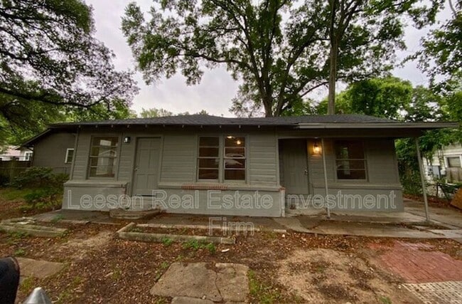 Building Photo - 3025 Drexel St