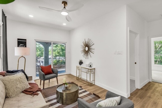 Photo - 5624 Eastside Ave Unit Top Floor