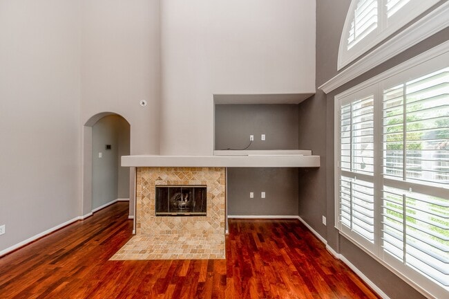 Building Photo - 14203 Alamosa Ct