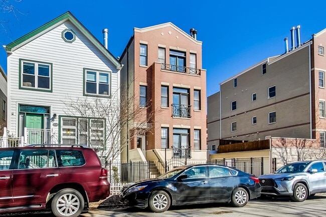 Photo - 1330 W Fletcher St