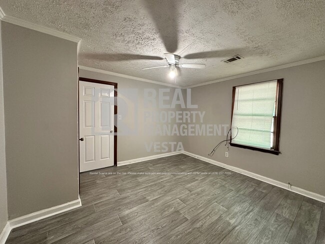 Photo - 4085 Southview Dr