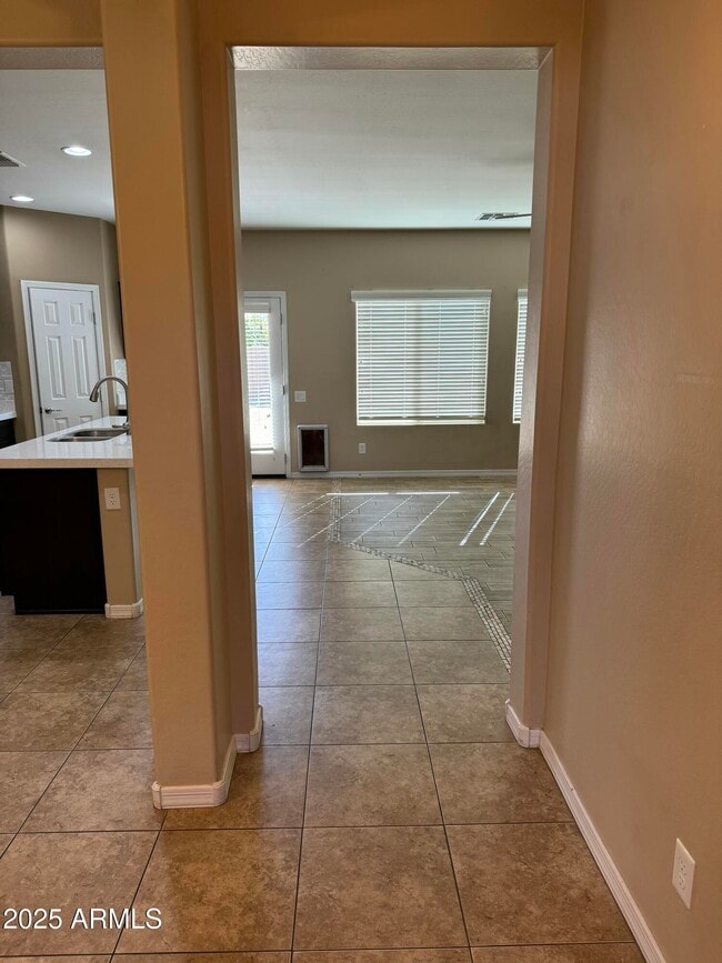 Photo - 11009 E Sutter Ave