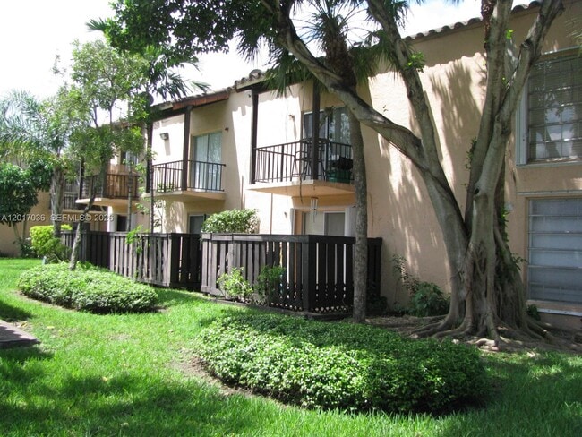 Photo - 10832 N Kendall Dr Unit U11