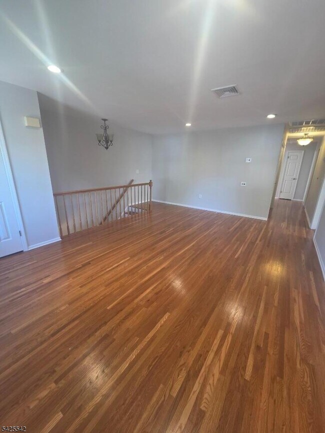 Photo - 101 Bloomingdale Ave