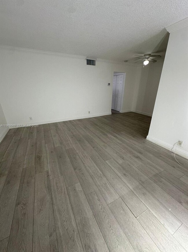 Photo - 2008 Jackson St Unidad B4