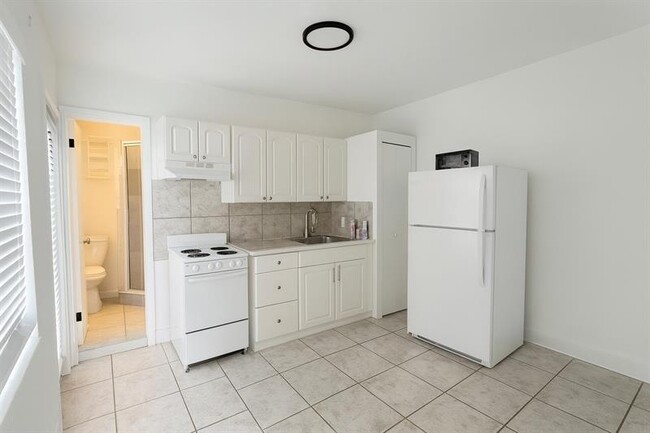 Photo - 1100 NE 12th Ave Unit 9