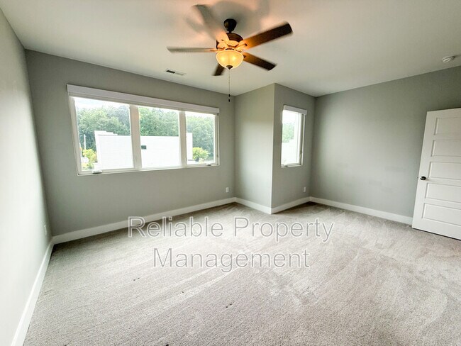 10 Slater Dr