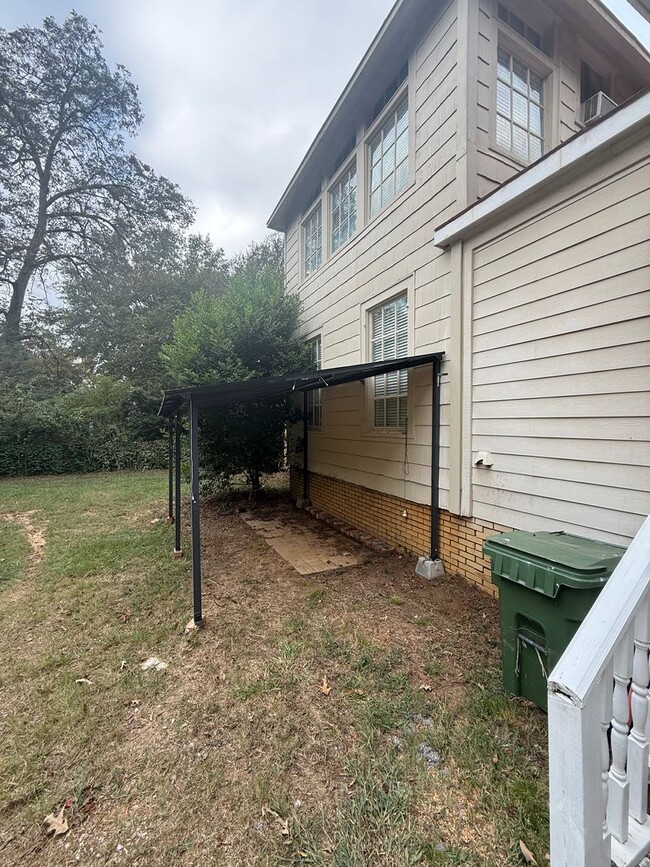 Photo - ** 4 bed 3 bath located in the Garden Dist...