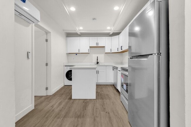 Photo - 1/2 MONTH FREE RENT MOVE IN SPECIAL!!! Brand new remodeled in the heart of downtown PHX