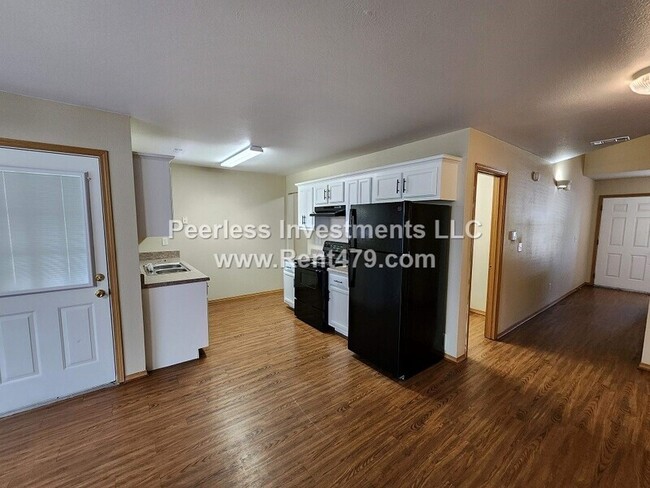 Building Photo - 844 Lariat St Rental