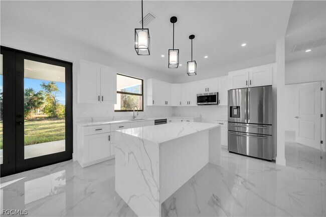 Photo - 5003 2nd St W