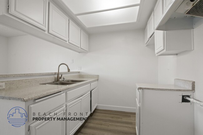 Building Photo - 1555-1557 Carson St. Rental