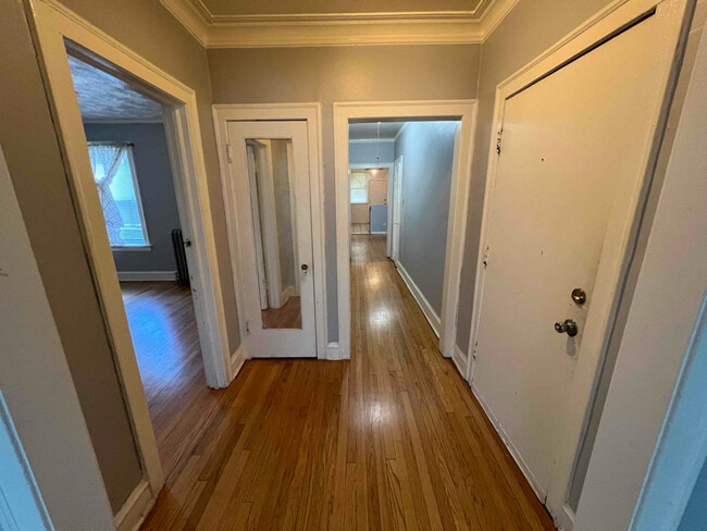 Photo - 7931 S Manistee Ave Unidad 2N