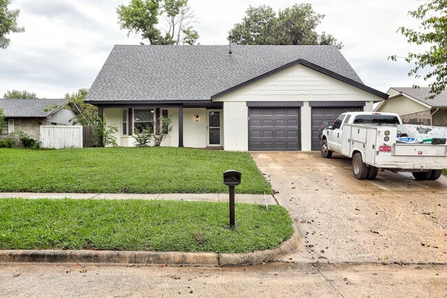 Building Photo - 1707 Ridgemont Cir Rental
