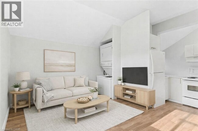 Photo - 2 Windsor St