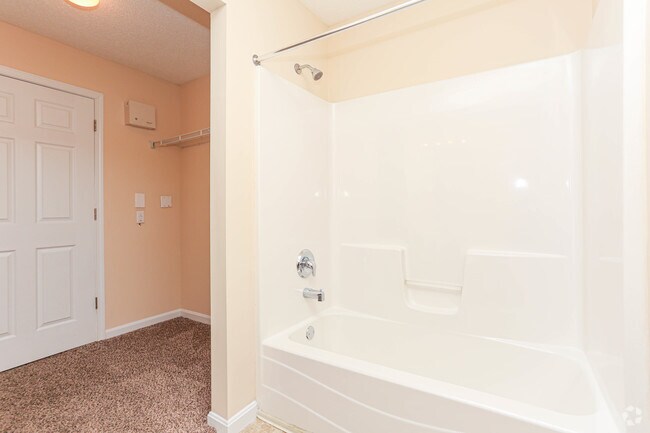 2BR, 1BA - 1,085 SF - Bathroom