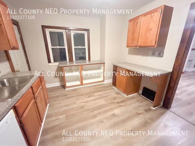 Photo - 3733 W 128th St