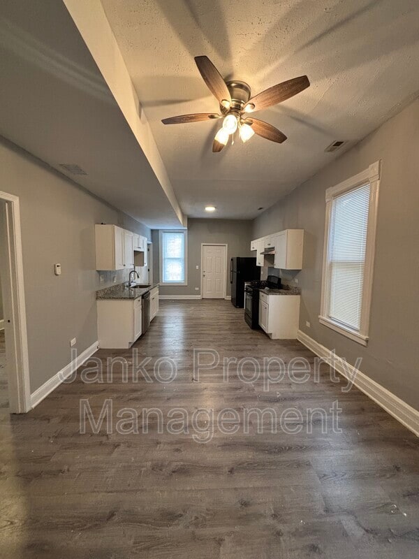 Photo - 1350 E 76th St