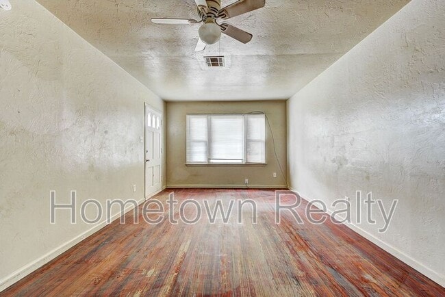 Photo - 410 E Steed Dr