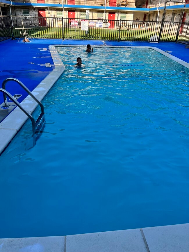 Photo - Harmony Apartments - ALL BILLS PAID!