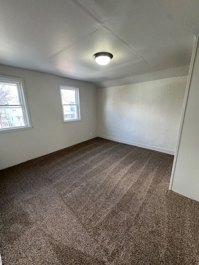 Photo - 311 W Williams St