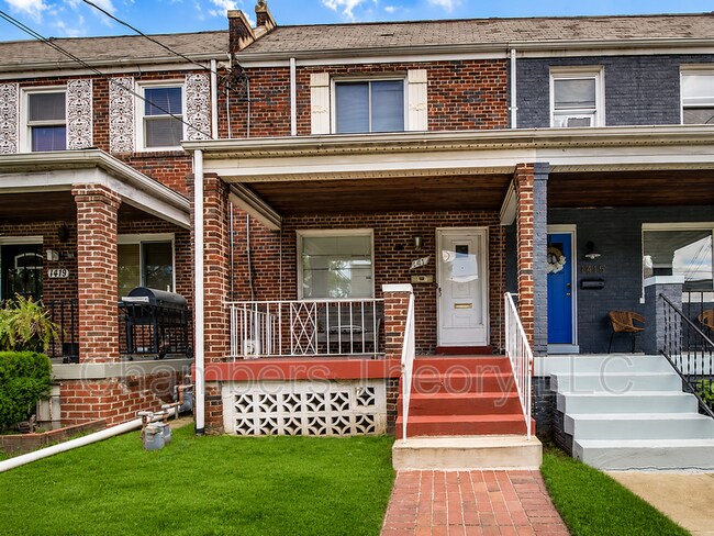 Photo - 1417 Downing St NE