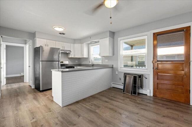 Photo - 2 bedroom in Chicago IL 60634 Unit 2S