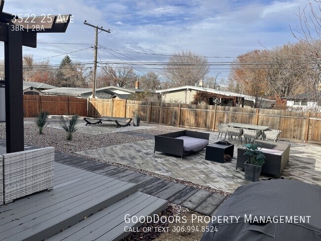 Photo - 3522-3525 25 Ave