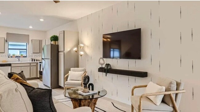 Photo - 322 NE 1st Ave