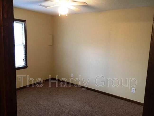 Photo - 308 4th Ave NW