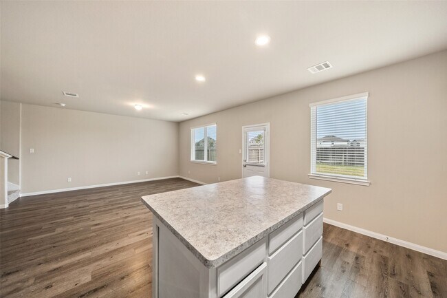 Photo - 2335 Mount Locke Path