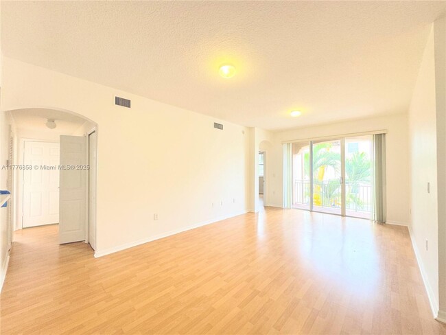 Photo - 6720 NW 114th Ave Condo Unit 824