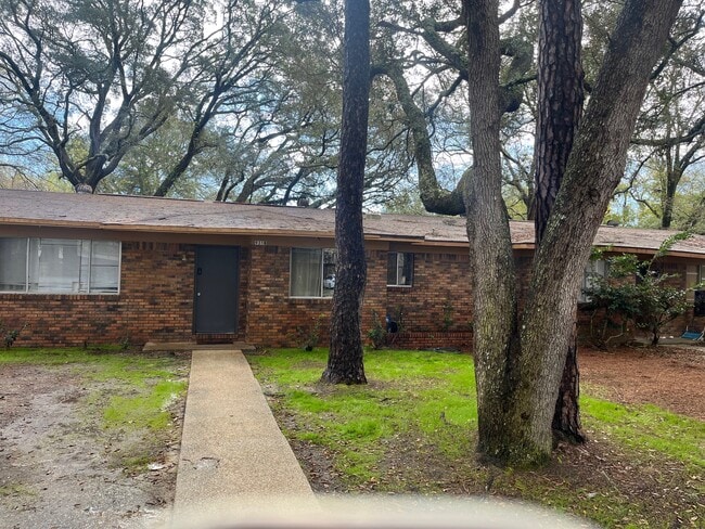 Photo - 931 McFarlan Ave