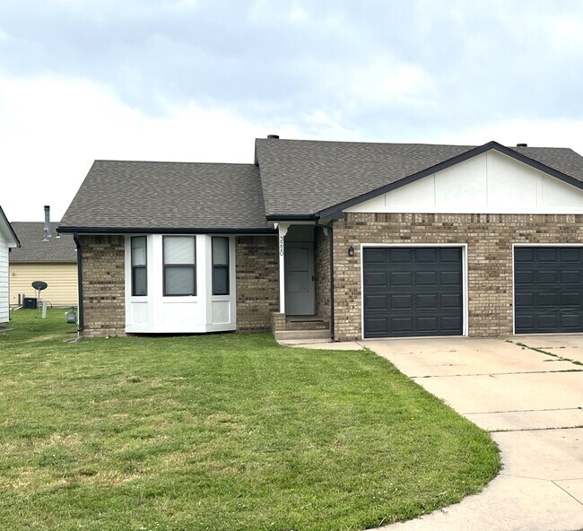 Photo - 3220 N Longfellow Ct Townhome