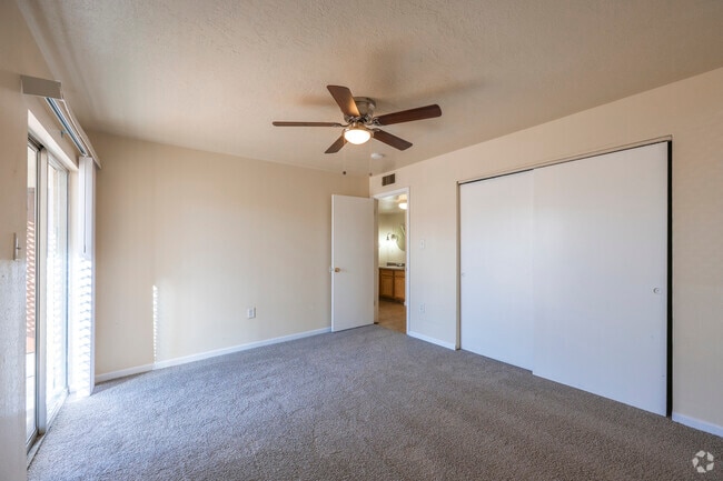 2 habitaciones, 1 baño - 820 pies cuadrados - Dormitorio principal - Borderman's Reef