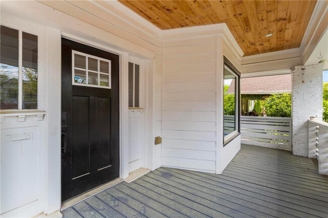 Photo - 520 Angier Ave NE