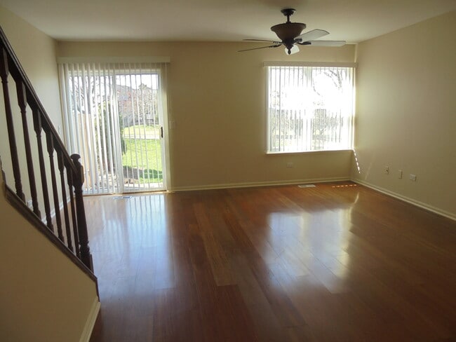 Photo - 938 Ridgefield Ln
