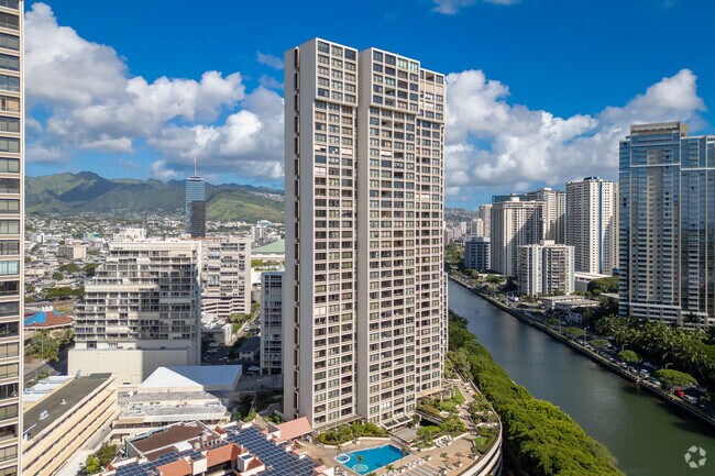 Yacht Harbor Towers