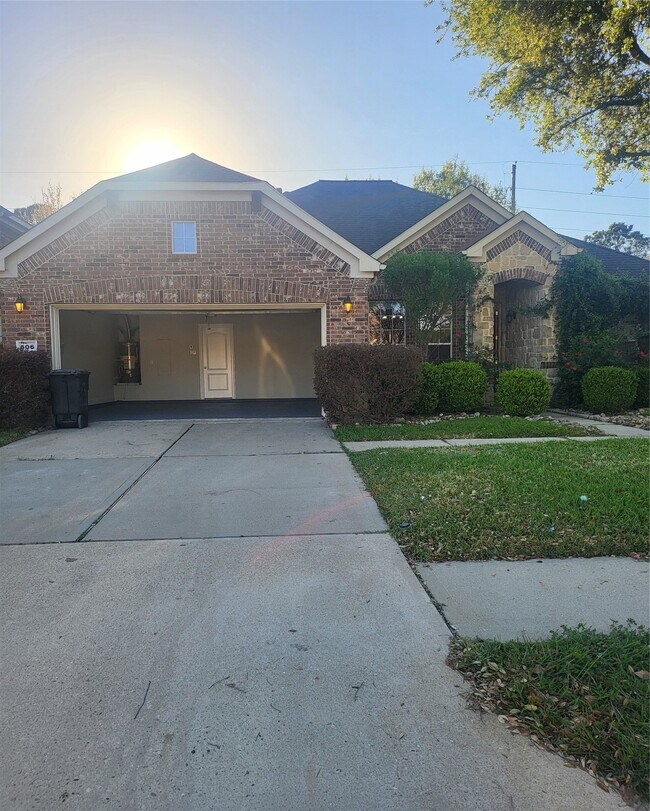 Building Photo - 606 Admiral Bay Ln