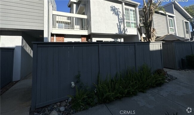 Building Photo - 605 Rainier Way Rental