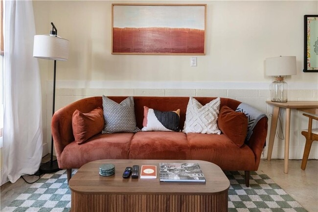 Photo - 1583 Braeburn Dr SE