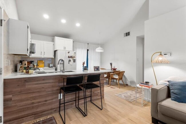 Photo - 1411 Gracy Farms Ln Unit 85