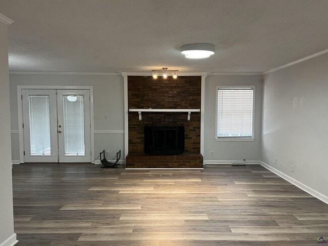 Photo - 1149 Runnymede Ln