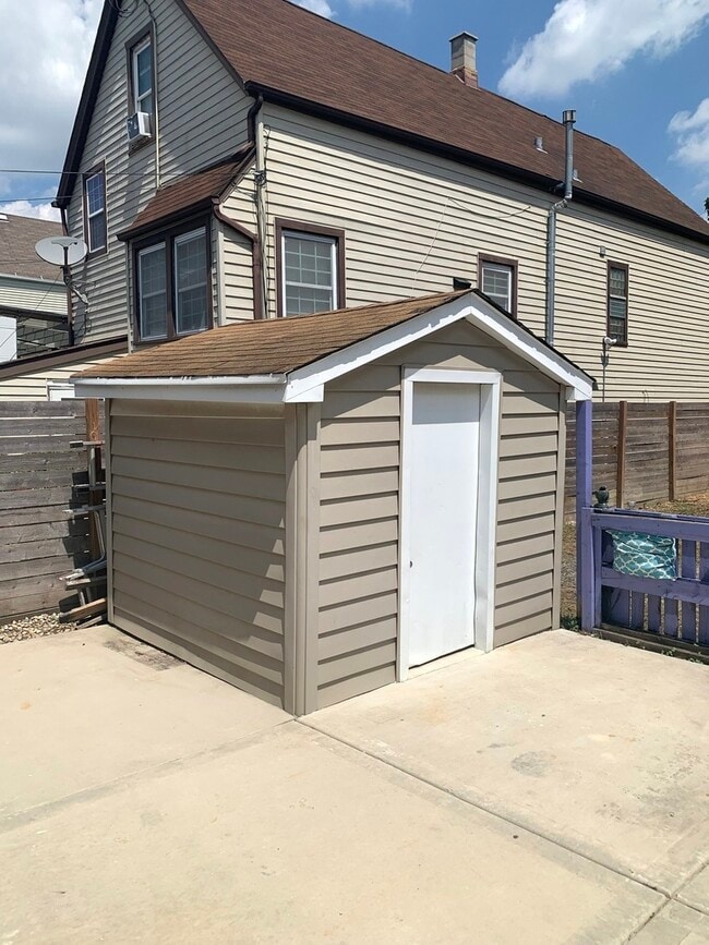 Photo - 2208 N Lorel Ave
