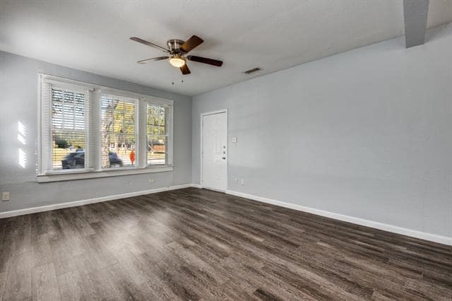 Photo - 4522 Gaston Ave Unidad 3