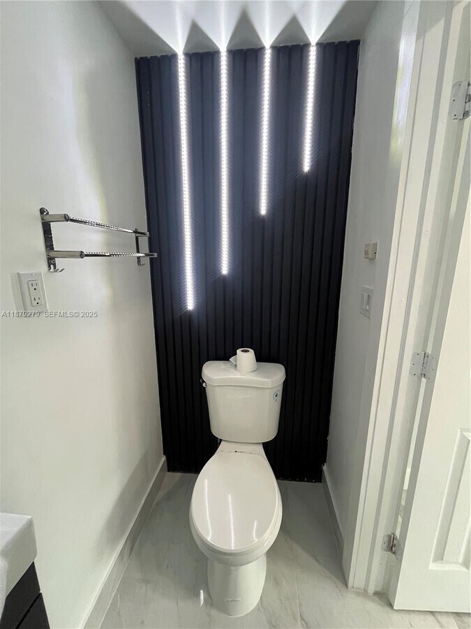 Photo - 6803 SW 158th Ave Unidad EFFIENCY